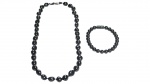 BIJUTERIAS, lote com duas (2) peças, sendo: A) 1 colar com contas em HEMATITA de diversos formatos com fecho em rosca em metal prateado, medindo 54cm e B) 1 pulseiras com contas esféricas em HEMATITA com fecho em rosca, medindo 20,5cm de comprimento.