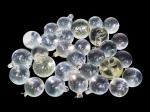 LUSTRES, vinte e nove (29) pingentes bolas para montagem ou reposição de lustres, confeccionadas em cristal translucido, alguns com pequenos bicados, maior medindo 4cm e menor 3,5cm.