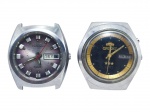 RELÓGIOS, dois (2) relógios de pulso masculinos, sem pulseiras, sendo: A) 1 da marca Technos, modelo Galaxy, automático, com caixa em aço prateado, mostrador em tonalidade lilás, marcadores aplicados, ponteiro de segundos vermelho e calendário duplo com indicação do dia da semana e data, apresenta desgastes no mostrador, funcionando, sem garantias futuras, medindo 3,5cm e B) 1 da marca Orient, automático, com vinte e uma rubis, caixa em aço prateado, mostrador preto com detalhes dourados, calendário duplo com indicação do dia da semana e data e símbolo das três estrelas, funcionando, porém, sem garantia futura, medindo 4cm. Ambos sem pulseira e com sinais de uso.