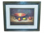 ONÉZIO DE SÁ, Natureza Morta, óleo sobre tela, moldura em madeira com patina verde, medindo 49x60cm e obra 48x40cm, moldura com sinais de cupim.