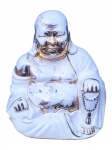 ESCULTURA, uma (1) escultura confeccionada em faiança vitrificada na tonalidade branca representando Buda sentado, realces em ouro com falhas e sinais de craquele, medindo 34x30cm.