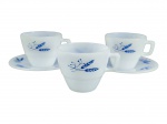 COLOREX, três (3) xícaras para chá, duas com seu respectivo pires, confeccionados em vidro opalinado na tonalidade branca com pintura de trigais e folhagens na tonalidade azul, medindo 7x10,5x8,5cm. 1 com fio de cabelo.