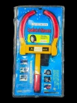 ACESSÓRIO AUTOMOTIVO, uma (1) trava antifurto para roda/volante automotivo da marca Aoteman, modelo CQ-6994, em metal com acabamento nas cores amarelo e vermelho, acondicionada em embalagem original plástica/blister. Peça indicada para bloqueio de roda/pneu, apresentando sinais de armazenamento, riscos, marcas, desgaste e avarias na embalagem compatíveis com o tempo.