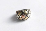 Vintage Luxo Jóias, Anel James Avery Trançado em Prata de Lei, com X em aplique de Ouro no centro, Aro 18. Peso total 5,77gr