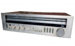 Vintage Som, Sansui Japan Receiver Am Fm Stereo, controle de Tape, Modelo R-7. Caixa medindo 43 x 21cm conservada, em material misto, plástico, tampa superior em metal, tampa traseira eucatex/ madeira. Frente metal escovado. Botão dial normal acionano o ponteiro das estações. Precisa revisar uma chave, PCI e uma tecla.