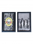 QUADROS, dois (2) quadros decorativos com temática musical/rock, sendo um com estampa Guns N Roses e aplicação decorativa em relevo com rosas, e outro com reprodução fotográfica em preto e branco de banda de rock Ramones, ambos com molduras em madeira com pintura preta, medindo 32,5x22cm. 1 com pequeno lascado na parte lateral.