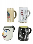 PORCELANAS e FAIANÇAS, lote com quatro (4) canecas para chopp de modelos, tamanhos, decorações e materiais distintos, sendo 3 em porcelana e 1 em faiança apresentando fio de cabelo e falha na vitrificação, maior medindo 18x16x10cm e menor 12,5x14x8cm.