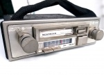 Vintage Coleção, Restauração, Rádio Toca fitas Roadstar Original, Auto Reverse, último modelo, prateado, com suporte lonado e gaveta. Medindo 20 x 19cm. Sem testar. Ideal para compor painéis de carros antigos de época