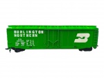 FERROMODELISMO, um (1) vagão fechado Burlington Northern, em material plástico, em escala para ferrorama, na cor verde, com inscrições e logotipo aplicados nas laterais. Peça para composição ferroviária, apresentando sinais de uso, medindo 5x3,5x18cm.