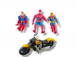 COLECIONISMO, lote composto por três (3) bonecos de ação antigos em material plástico, com temática de super-heróis, sendo dois com uniforme inspirado no Superman e Homem Aranha, acompanhados de uma (1) motocicleta de brinquedo em plástico nas cores preta e amarela, apresentando sinais de uso, maior peça medindo 32cm e menor 13x29cm, dois com quebra na cabeça.