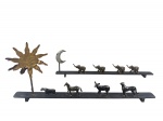 ESCULTURAS, duas (2) esculturas, sendo 1 representando ponte de elefantes até a lua e 1 representando ponte de animais (onça, veado etc..) até o sol, confeccionados em plástico rígido colados sobre base em ferro com patina escura, apresenta sinais de oxidação, vendido no estado da foto, medindo 16x60,5cm e 16,5x60,5cm.