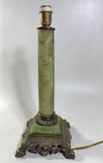 ABAJUR EM ONIX VERDE E BRONZE. MEDIDAS: 45 CM