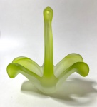 Centrinho de mesa em vidro moldado . Medidas: 20 x 19 x 10 cm