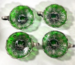 4 BOWLS EM CRISTAL  VERDE COM PEGAS , BORDAS E DESENHOS EM PRATA. MEDIDAS: 13 CM BOCAL.