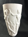 CAPODIMONTE- VASO EM PORCELANA  CAPODIMONTE  REPRESENTANDO FIGURAS DE  FAUNOS EM ALTO RELEVO E BORDA GREGA- MARCA "N" COM A COROA ENCIMADA NO VERSO  MEDIDAS: 16 X 11 CM