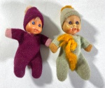 COLECIONISMO - DUPLA DE  MINIATURAS ANTIGAS ESTILO DUENDE/FOFOLETE ANOS 60/70. MEDIDAS: