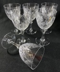 CONJUNTO DE 6 TAÇAS PARA VINHO TINTO EM IMPORTANTE CRISTAL EUROPEU DÉCADA DE 50/60, RICA LAPIDAÇÃO, SERVIÇO DE BRILHO MAGNÍFICO, ÓTIMO ESTADO. MEDIDAS: 16 CM DE ALT.