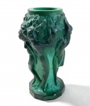 ART'DECO - VASO SOLIFLEUR  EM VIDRO MALAQUITA CONHECIDO COMO NINFAS DANÇARINAS OU COLHEITA DE UVAS  COMPOSIÇÃO INSPIRADA NA MITOLOGIA DE BACO/DIONÍSIO, ÍCONE DO ART'DECO FRANCÊS. MEDIDAS: 13,5 CM