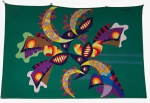 KENNEDY BAHIA - (PATRICK MEDEROS KENNEDY DITO ) - IMPORTANTE TAPEÇARIA MODERNISTA SOBRE FUNDO VERDE BANDEIRA. COMPOSIÇÃO CENTRALIZADA DE GRAFISMO TROPICAL EXUBERANTE REPRESENTANDO FORMAS ESTILIZADAS DE AVES E FLORA EM MOVIMENTO CARACTERÍSTICA DA LINGUAGEM BIFOFÓRMICA DO ARTISTA. ASSINADA NO CANTO SUPERIOR DIREITO.  MEDIDAS: 130 X 195 CM