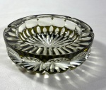 CINZEIRO EM CRISTAL EUROPEU OVERLAY LAPIDADO. APRESENTA BICADO. MEDIDAS: 5 X 15 CM