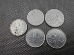 Lote com moedas da familia real de 1994, sendo 1, 5, 10, 25 e 50 centavos. MBC.