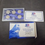 EUA, estojo de luxo em acrílico com as moedas de quarter dollar PROOF, estados de Montana, Washington, Idaho, Wyoming e Utah, 2007. Acompanha certificado!