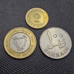 Bahrain, lote com 3 moedas diferentes. Raras!