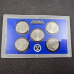 EUA, estojo em acrílico de luxo com as moedas de quarter dollar de 2013. Não são PROOF!!