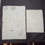 Uruguai, lote com 2 documentos navais alfandegários de 1835, um de um navio argentino com tripulação de 10 pessoas e outro fantástico com carimbo da alfândega e de taxa, onde um navio uruguaio pede autorização para viajar. Excelente estado! Bela marca d'água