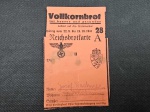 Alemanha III Reich, NAZISMO, cartão de cartela de pão (pão de trigo integral). REICHSBROTKARTE (cartão do pão do Reich). Usado para racionamento de pão. Possui impresso a águia e a suástica nazistas. 1941, período da II Guerra Mundial. Raro item! OBS: O item não Promove ou glorifica a violência da intolerância racial ou religiosa. Está à venda apenas para fins de preservação da memória histórica. A Casa de Leilões não faz apologia a quaisquer movimentos políticos ou ideológicos, bem como repudia qualquer ideologia de cunho racista.