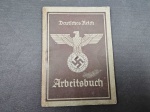 Alemanha III Reich, NAZISMO, carteira de trabalho da Áustria ocupada. Todas as páginas tem os símbolos nazistas, a águia e a suástica, além de carimbos e anotações. Qualidade europeia! Difícil neste estado! OBS: O item não Promove ou glorifica a violência da intolerância racial ou religiosa. Está à venda apenas para fins de preservação da memória histórica. A Casa de Leilões não faz apologia a quaisquer movimentos políticos ou ideológicos, bem como repudia qualquer ideologia de cunho racista.