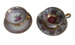 Conjunto com 2 xícaras para café com seus respectivos pires em porcelana esmaltada, sendo uma da manufatura Mauá e outra japonesa, decoradas com reservas florais e cenas galantes, ricamente ornamentadas com frisos em ouro. Manufaturas marcadas no verso.