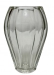 MOSER. Vaso decorativo vintage em cristal boêmio legítimo, reconhecido mundialmente por sua pureza excepcional e brilho característico de uma fabricação sem chumbo. Com lapidação facetada em gomos. Medidas: 12 x 8,5cm.