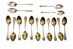 Lote contendo 15 colheres para café em metal espessurado a prata.