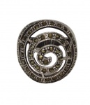 Antigo anel em prata, com topo em espiral vazada, ricamente ornamentado com aplicações de marcassitas. Aro 18. Peso: 7,8 gramas.