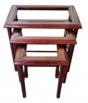 Mesa lateral, dita ninho em madeira Medidas;60x40x55 cm, 48x34x50 cm e 36x46x60 cm.  Faltando os vidros