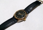 Vintage Coleção, Relógio Social Clássico Automático Jean Bernard com Propaganda da Cachaça Caninha Chibata, medindo 36mm de diâmetro, Funcionando. Coroa de Rosca. Segundeiro Central. Calendário com Lente de Aumento. Fundo em Aço de rosca. Máquina Automática Swiss Funcionando, sem revisão recente. Pulseira em couro nova.