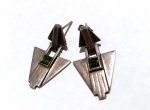Vintage Fashion Luxo Jóias, Par de Brincos Pendentes, Triangular em Prata de Lei 950, com Cristais Verdes lapidados, medindo 4,2cm. Peso total 10gr