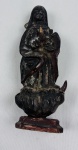 Arte sacra, antiga imagem em madeira entalhada, representando Nossa Senhora da Conceição, esculpida em vulto pleno. Medidas: 11 x 4 cm.