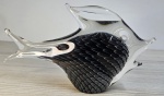 Magnífica e rara escultura de  peixe em Murano na cor transparente com escamas pretas. Mede 15x25.