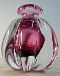 Lindo vaso pequeno de mesa em Murano na cor rosa, mede 10x8 cm. 