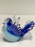 Linda escultura artística de Pombo em Murano na cor azul degradê. Mede: 8 x 10 cm.