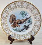 Belíssimo prato em porcelana coleção Coruja Eduward Marshakk Boehm. Feita á mão com porcelana inglesa fina, Edição limitada .  mede  27,5 cm. (suporte não incluso).
