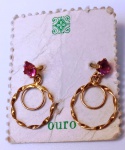 Antigo Par de Brinco em OURO BAIXO em formato argola com pedrinhas vermelhas