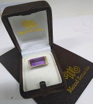 Anel de OURO com pedra de ametista lapidação retangular  ( 4,65 Ct ) e 4,18g de OURO 18K - Aro: 16  - MANOEL BERNARDES - com certificado