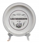 ANTIGO PRATO DE COLEÇÃO EM PORCELANA JAPONESA TOSCANY. DECORAÇÃO GOURMET. COLOCADO ARAME COM MASSA PARA PENDURAR O PRATO. MEDINDO 19.5 CM