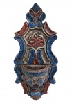 ANTIGA PIA PARA ÁGUA BENTA EXECUTADA EM MADEIRA NOBRE POLICROMADA NO ESTIO BARROCO. MEDINDO 39.5 X 7 X 18 CM