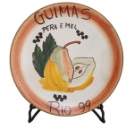 PRATO DA BOA LEMBRANÇA - GUIMAS - PERA E MEL - RIO 99. MEDINDO 26 CM