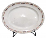 ANTIGA TRAVESSA OVAL EM FAIANÇA INGLESA CLEMENTSON BROS COM BORDA DECORADA. MEDINDO 30.5 X 40 CM