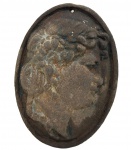 Antiga placa produzida em fer forget, com imagem de personalidade da mitologia greco-romana, Medindo 22 x 16 cm